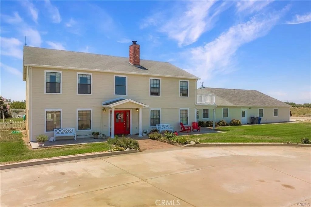 22085 Finnell — photo