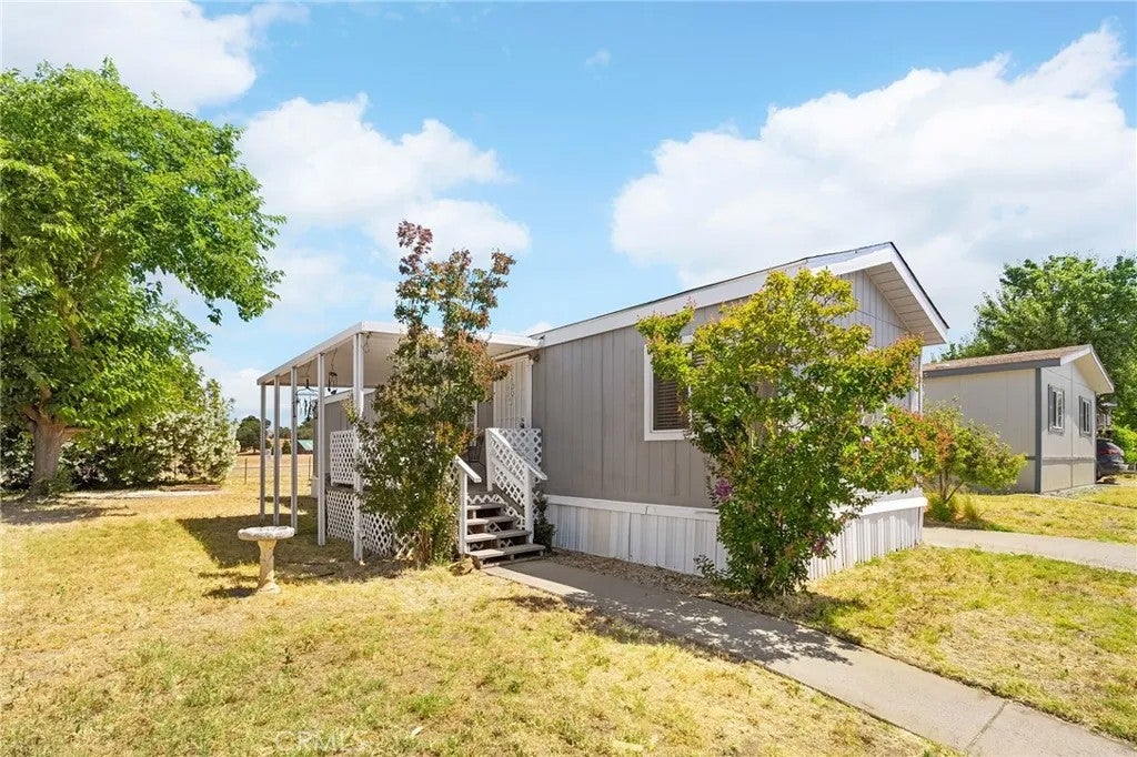 2920 Clark Rd. #J10 — photo