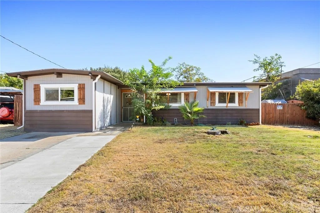 5685 Farley St — photo