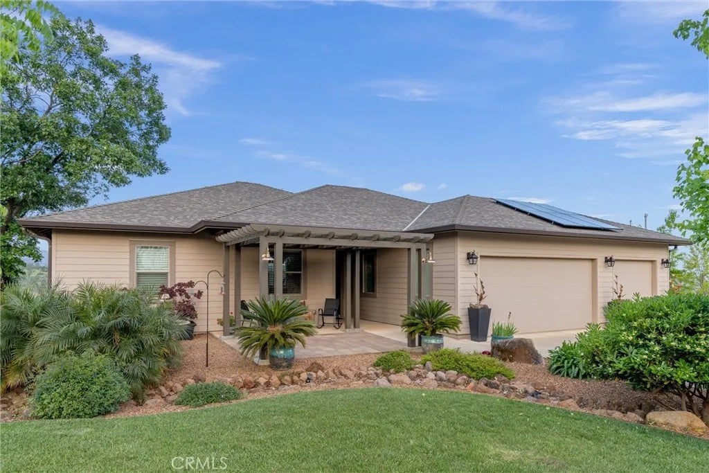 5210 Country Club Drive — photo