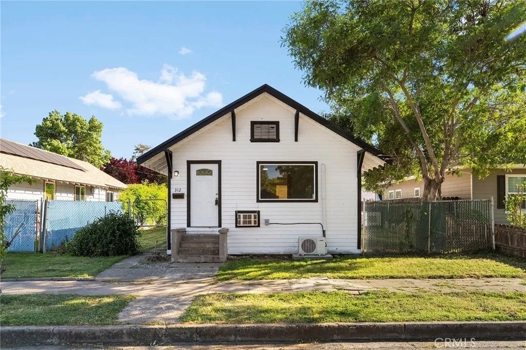 312 W Cedar Street — photo