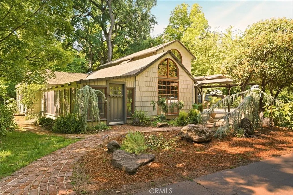 9345 Stanford Lane — photo