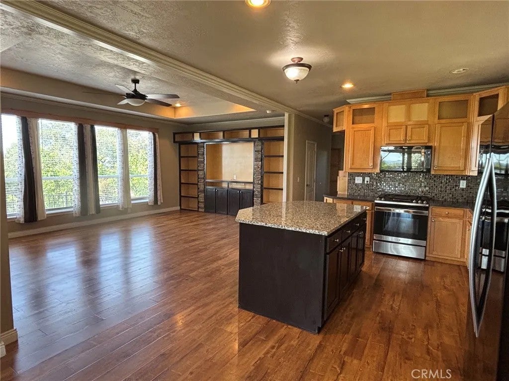 247 Viewcrest — photo