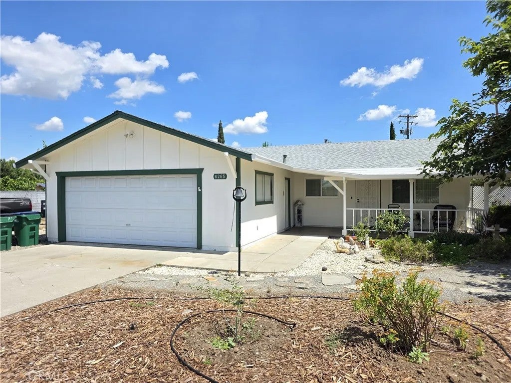 6265 Huggins Dr — photo