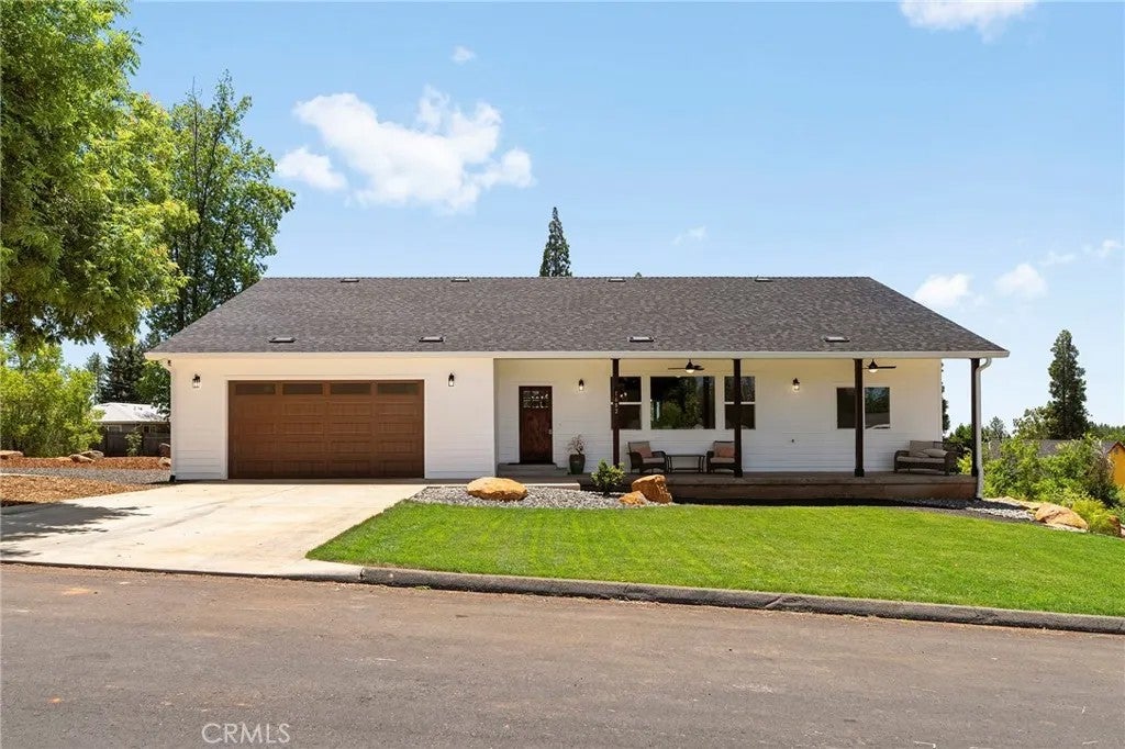 1682 Sweetbriar Lane — photo