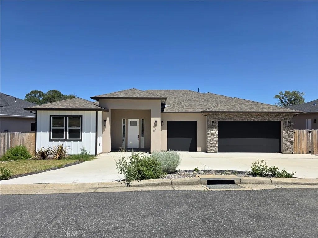 221 Lariat Loop — photo