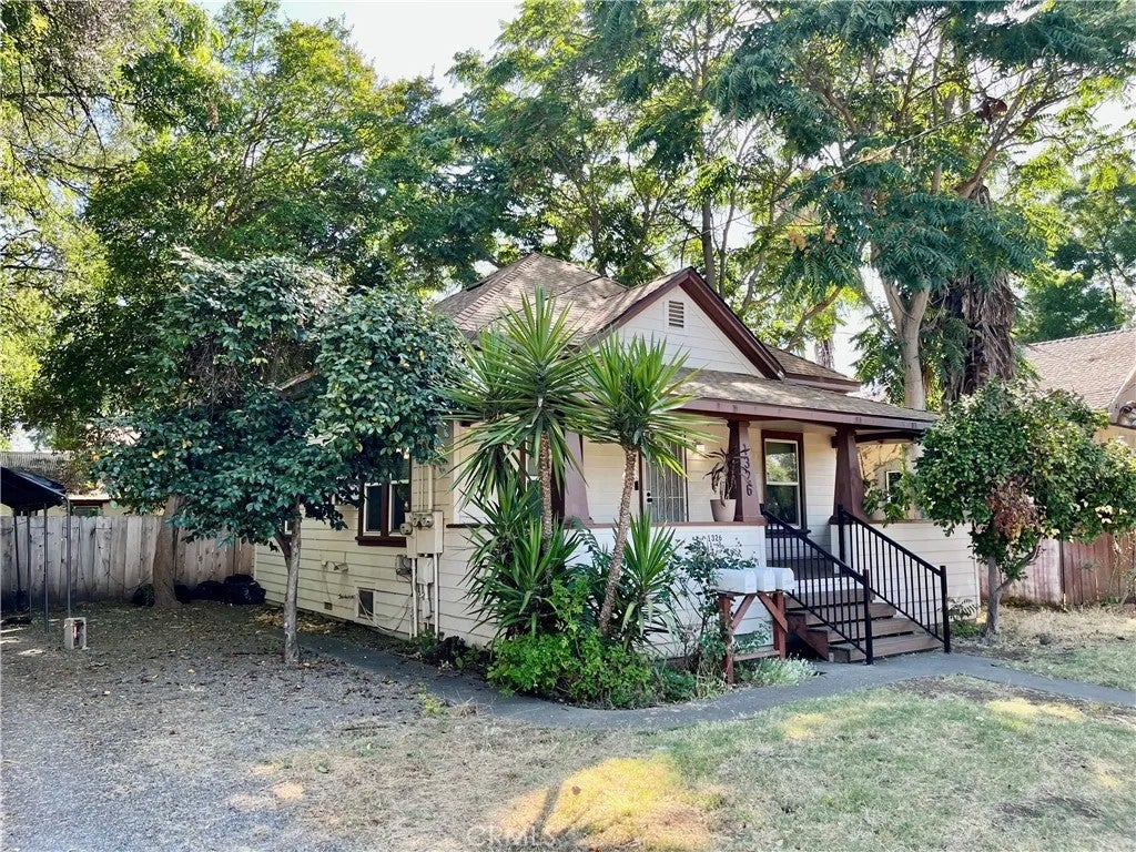 1326 Mulberry — photo