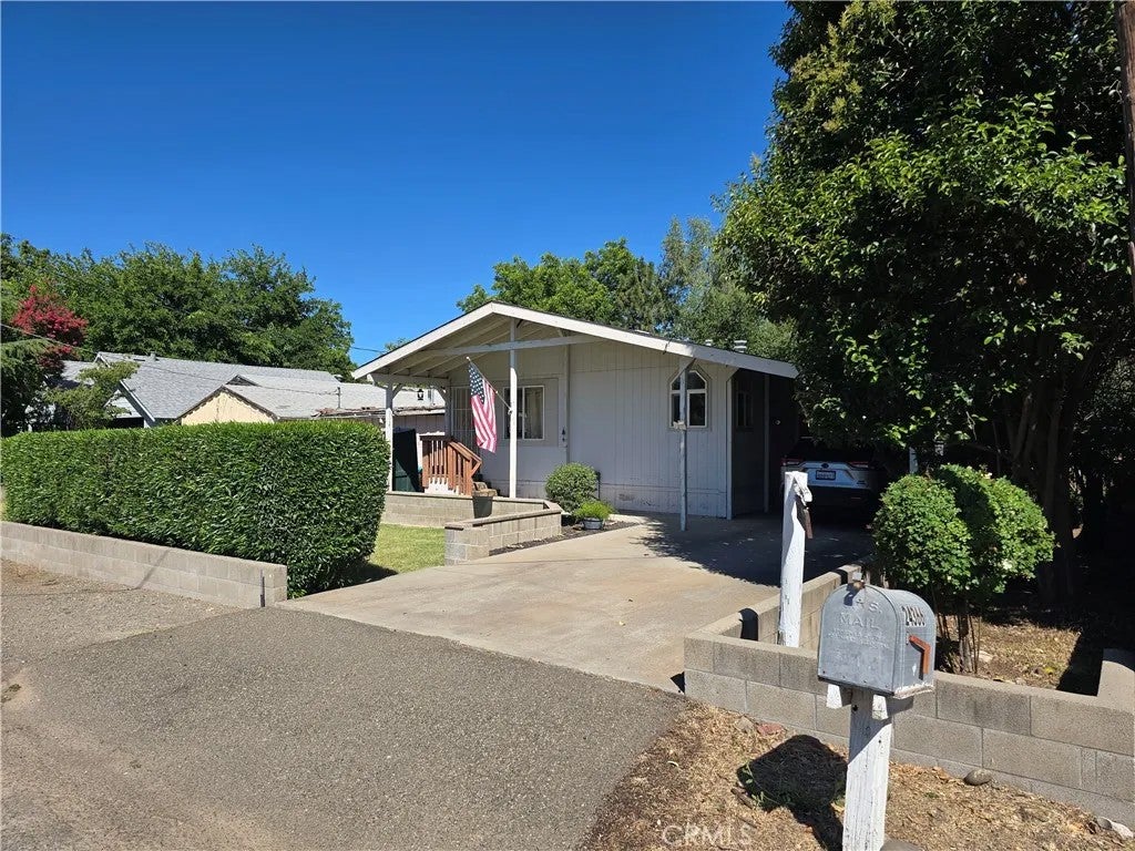24366 Electric Avenue — photo