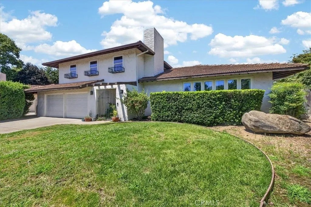 3 Pinecrest — photo