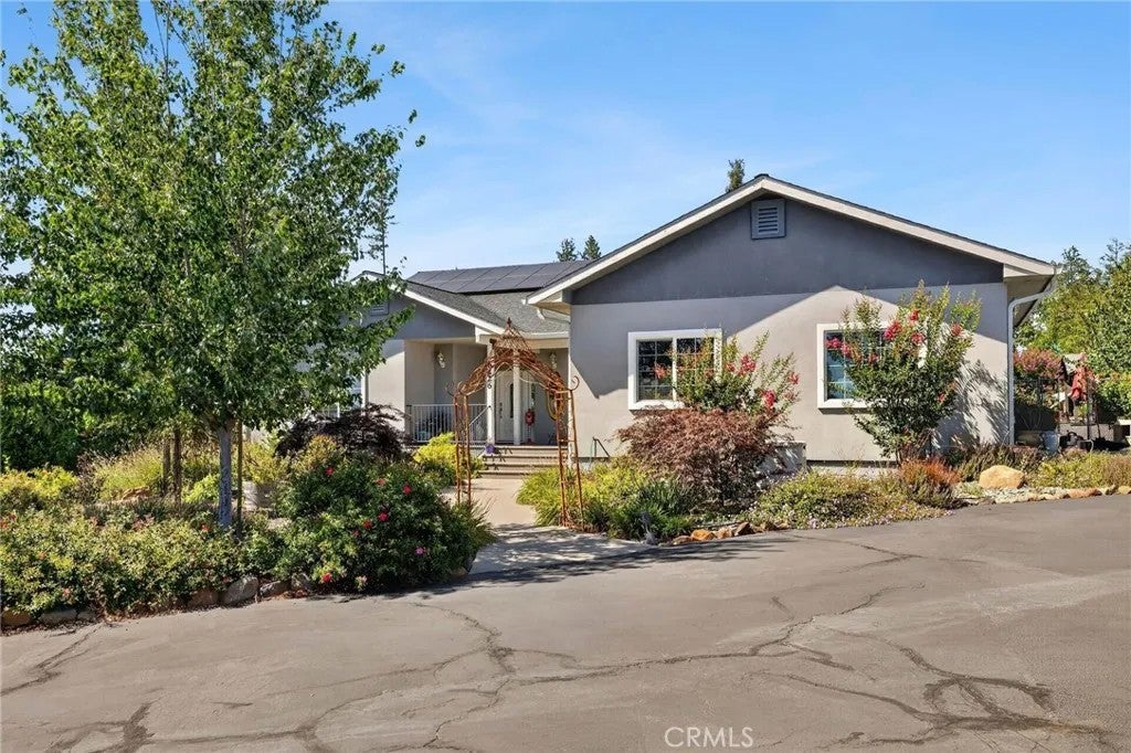 6226 Graham — photo