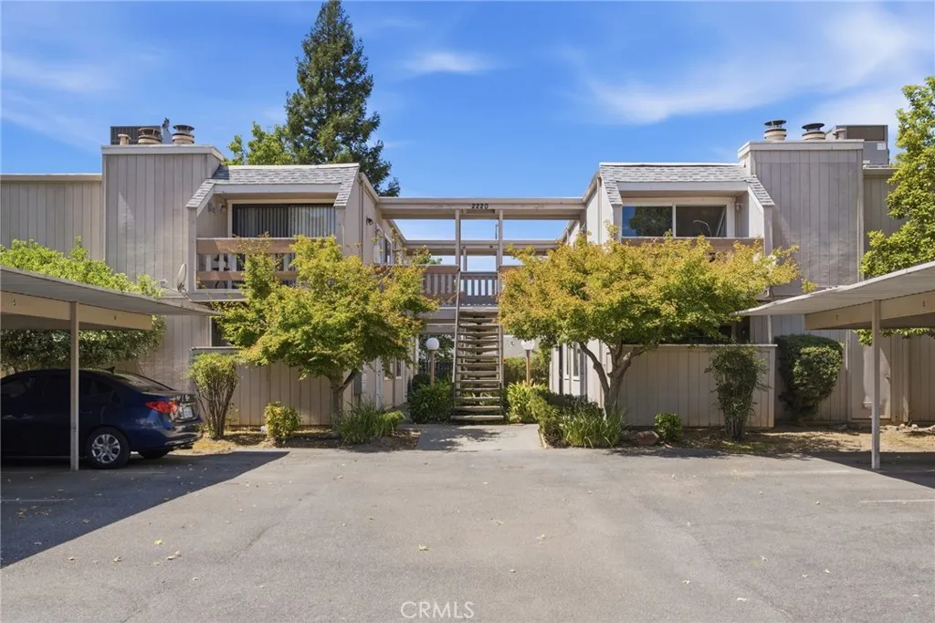 2220 Notre Dame Boulevard Unit 3 — photo