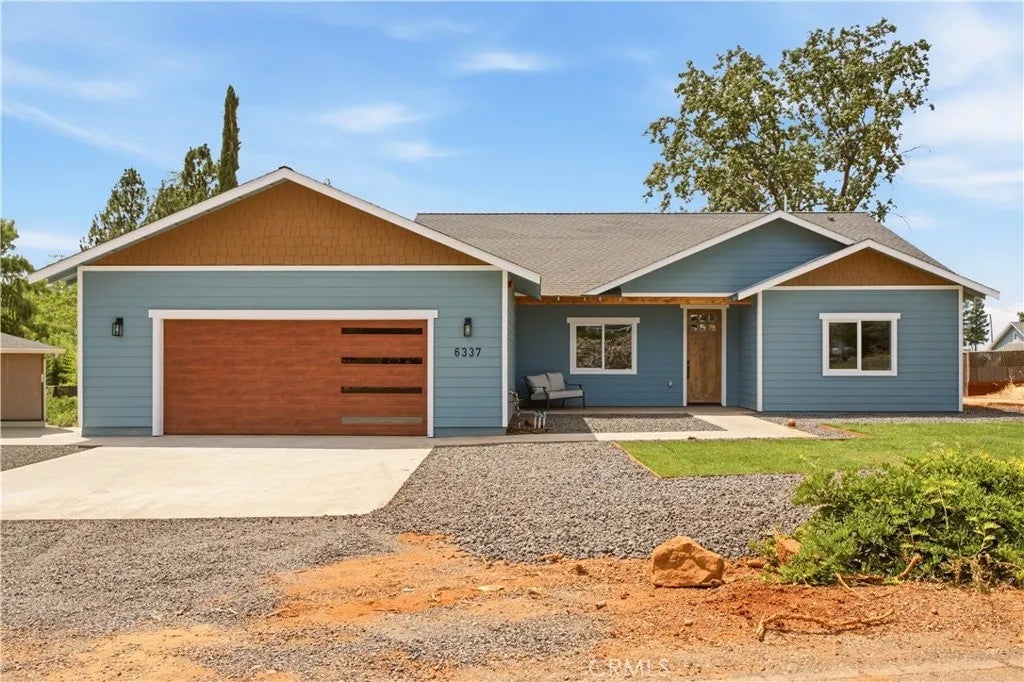 6337 Oliver Road — photo