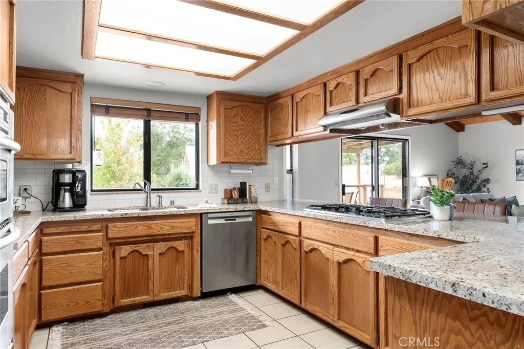 4992 Ravelle Court — photo