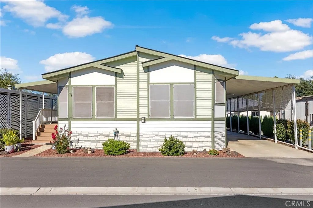 1595 Manzanita 50 — photo