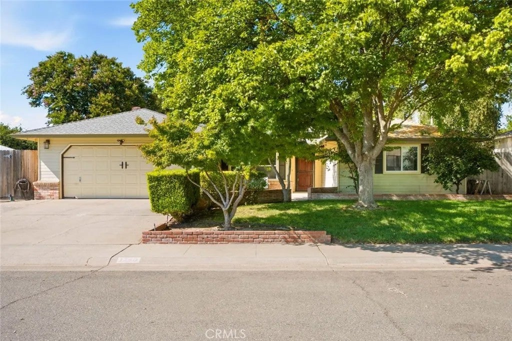 1740 Cardinal Court — photo