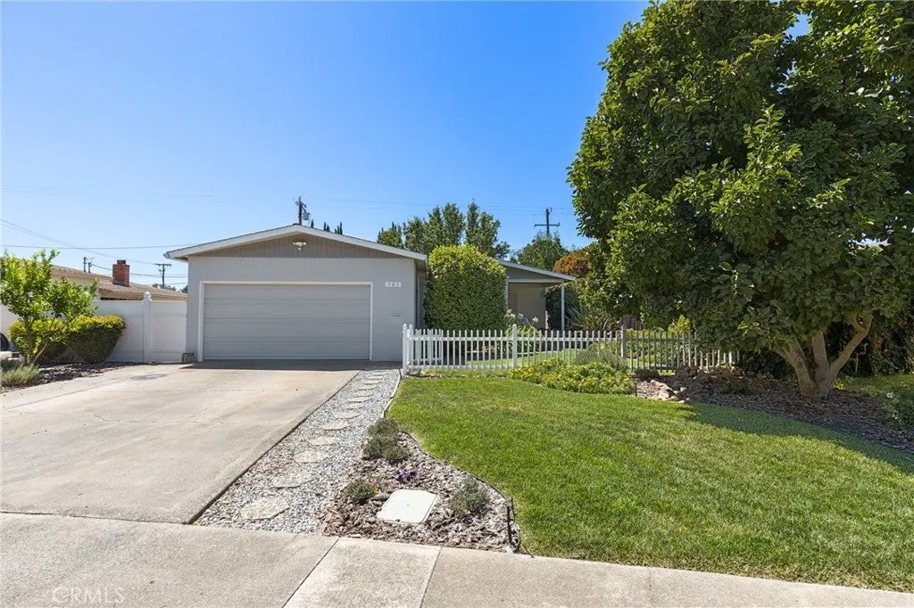 983 Fairview Drive — photo