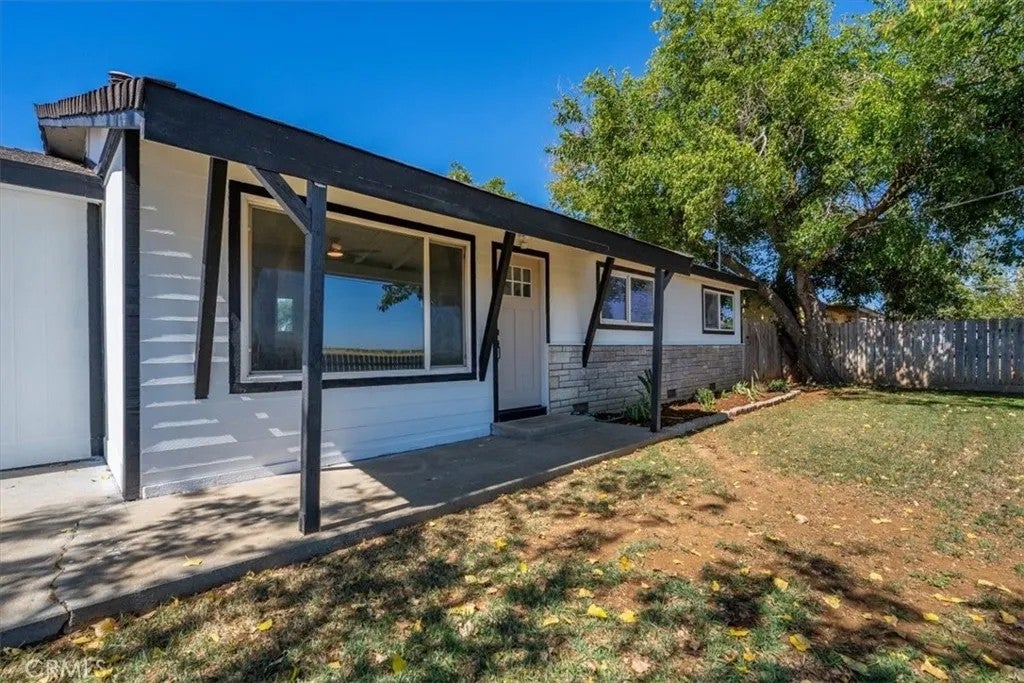 21618 Sacramento — photo