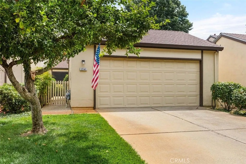 12141 S Stoneridge Circle — photo