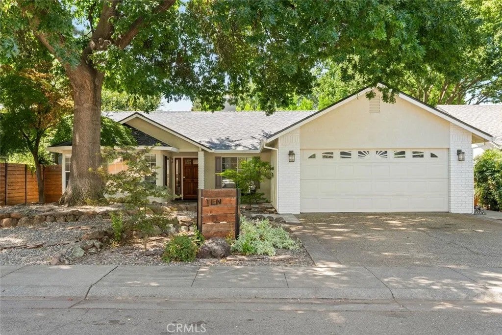 10 Savannah Lane — photo
