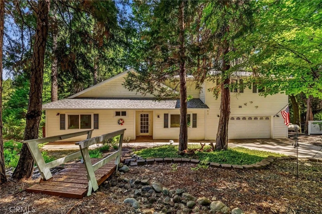 38 Mallard Court — photo