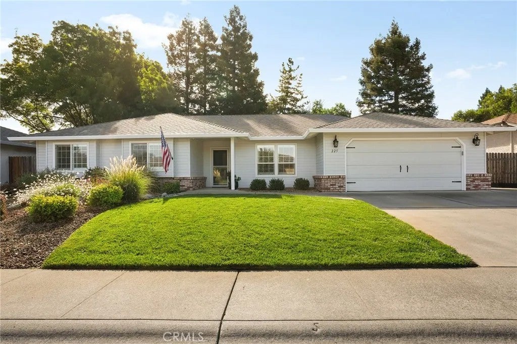 225 Silver Lake Drive — photo