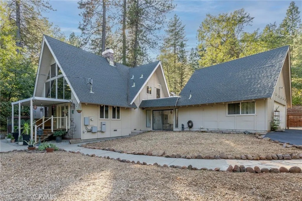 4737 Hartley — photo