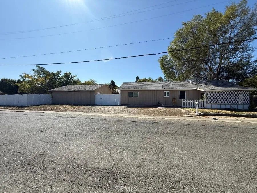 420 Green, Willows, CA 95988 — photo 2