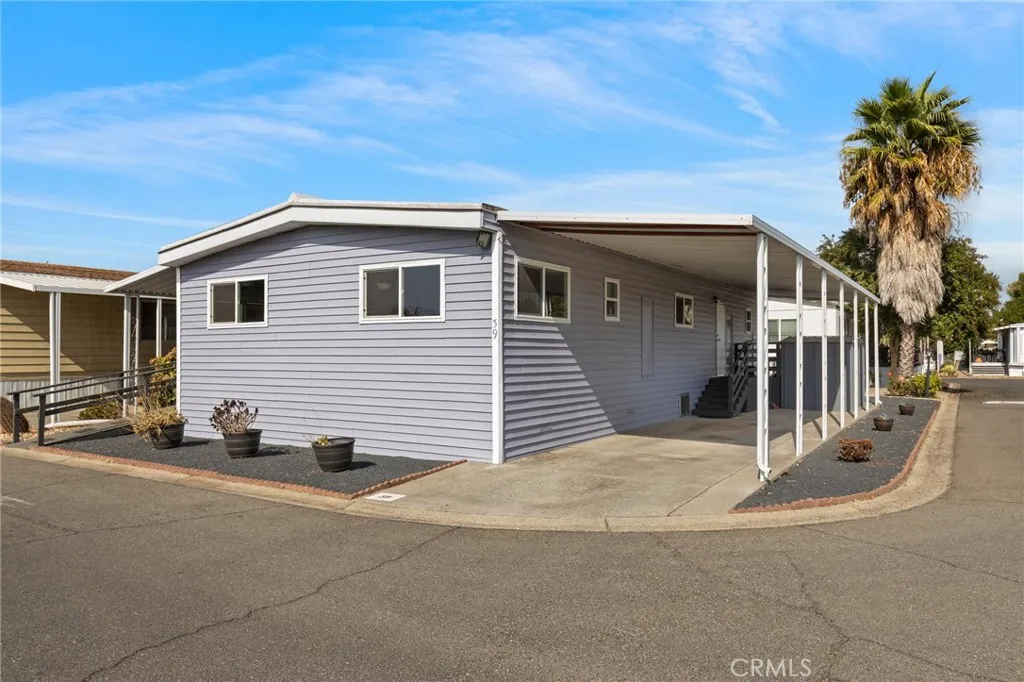 701 E Lassen Unit 39 — photo