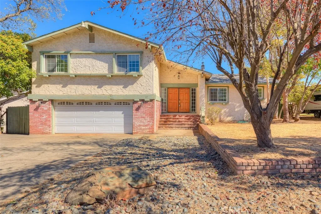 17 Sorrel Court — photo