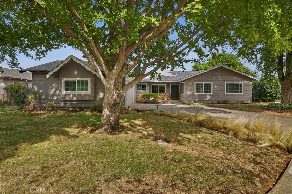 12 Sunland — photo