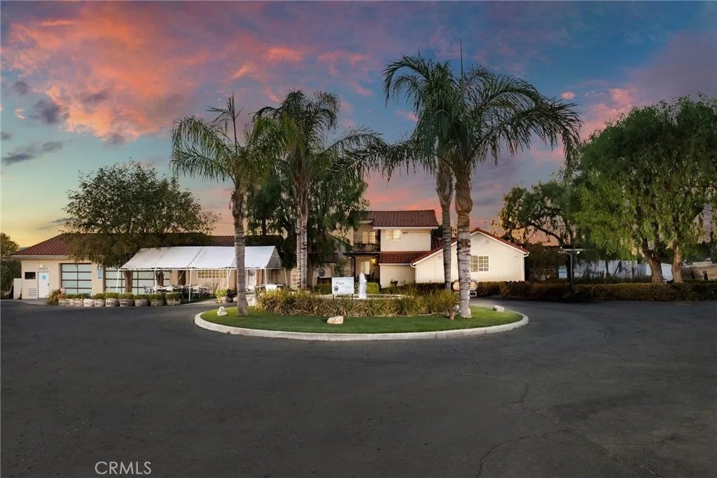 10262 Sierra Highway — photo