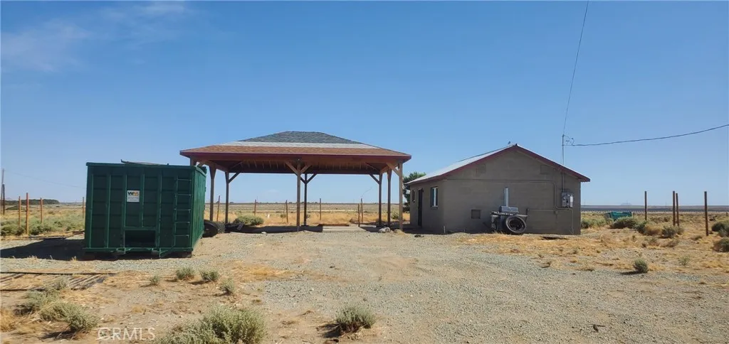 7634 E Cinnabar Road, Cantil, CA 93519 — photo 2