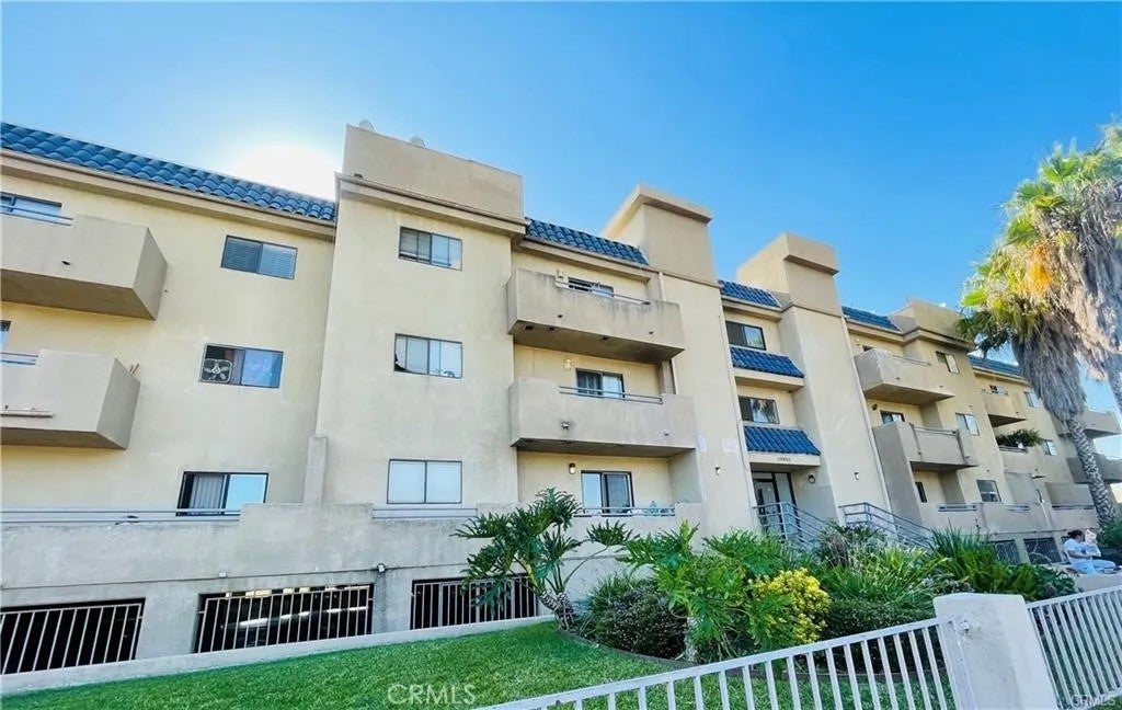 10901 Laurel Cny Blvd #209 — photo