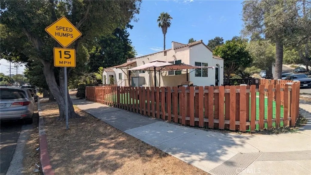 2402 Langdale Avenue — photo