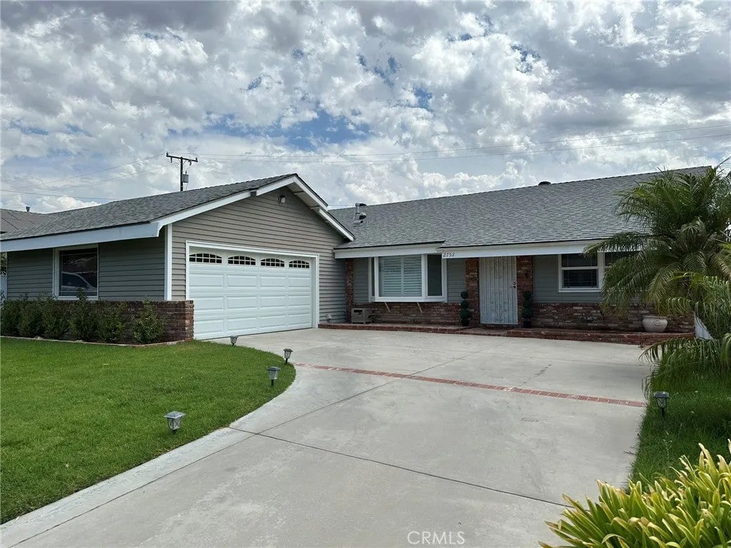 2752 Wanda Ave — photo