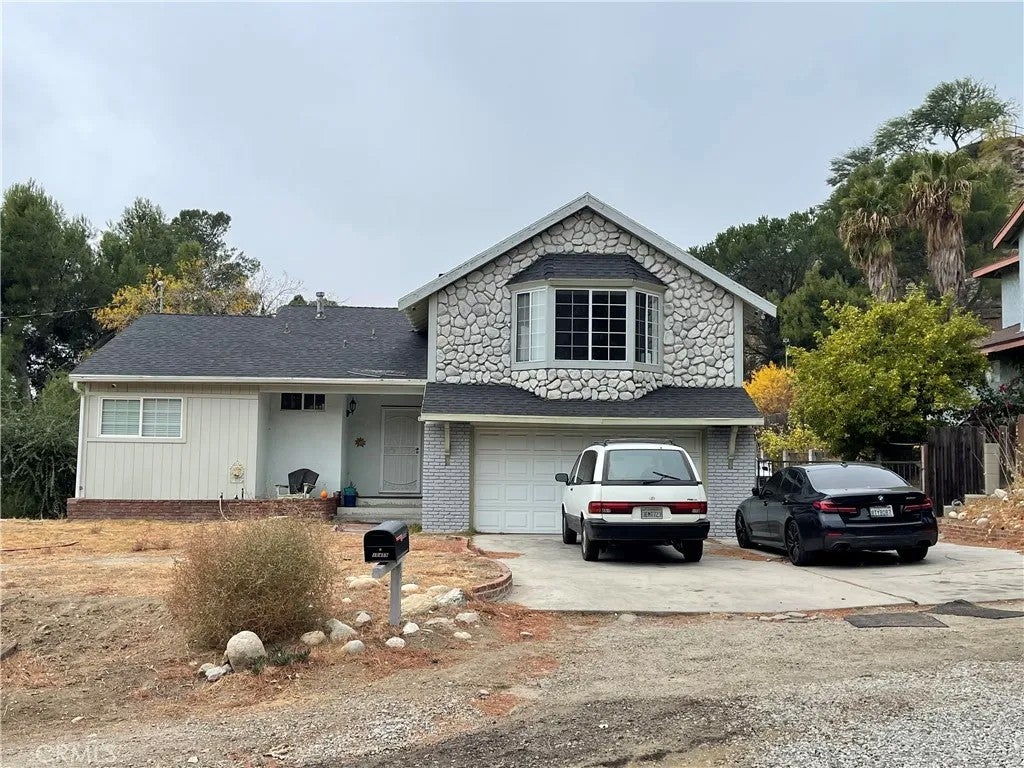 10459 Haines Canyon Avenue — photo