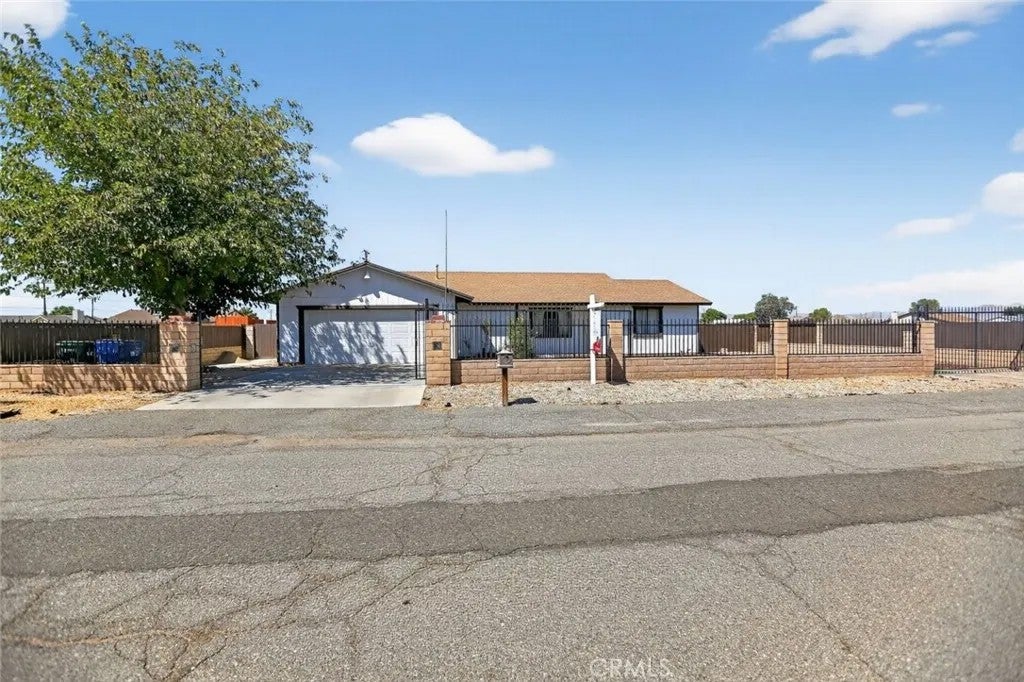 21101 Hacienda Boulevard — photo