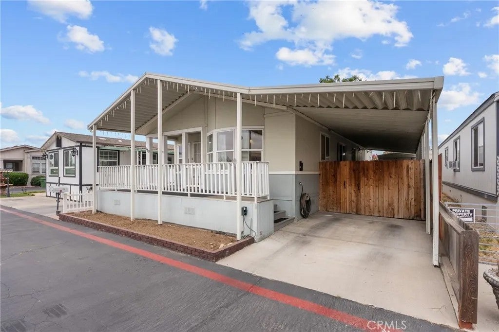 21500 Lassen 180 — photo