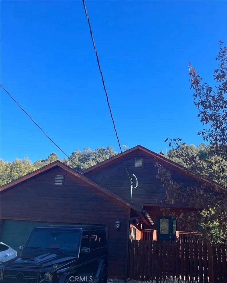 2504 Glacier Drive — photo