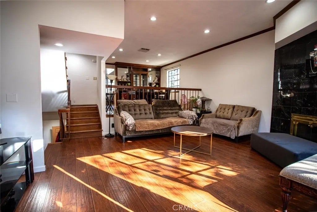 5327 Wilkinson Avenue 6 — photo