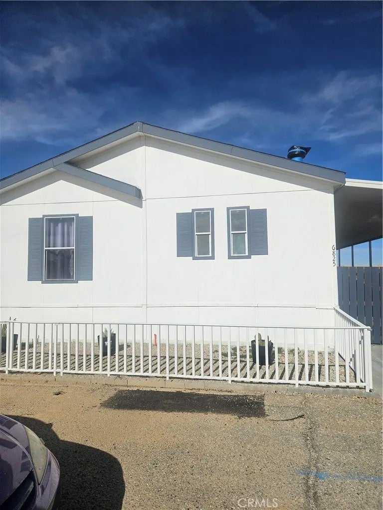 6825 Rea — photo