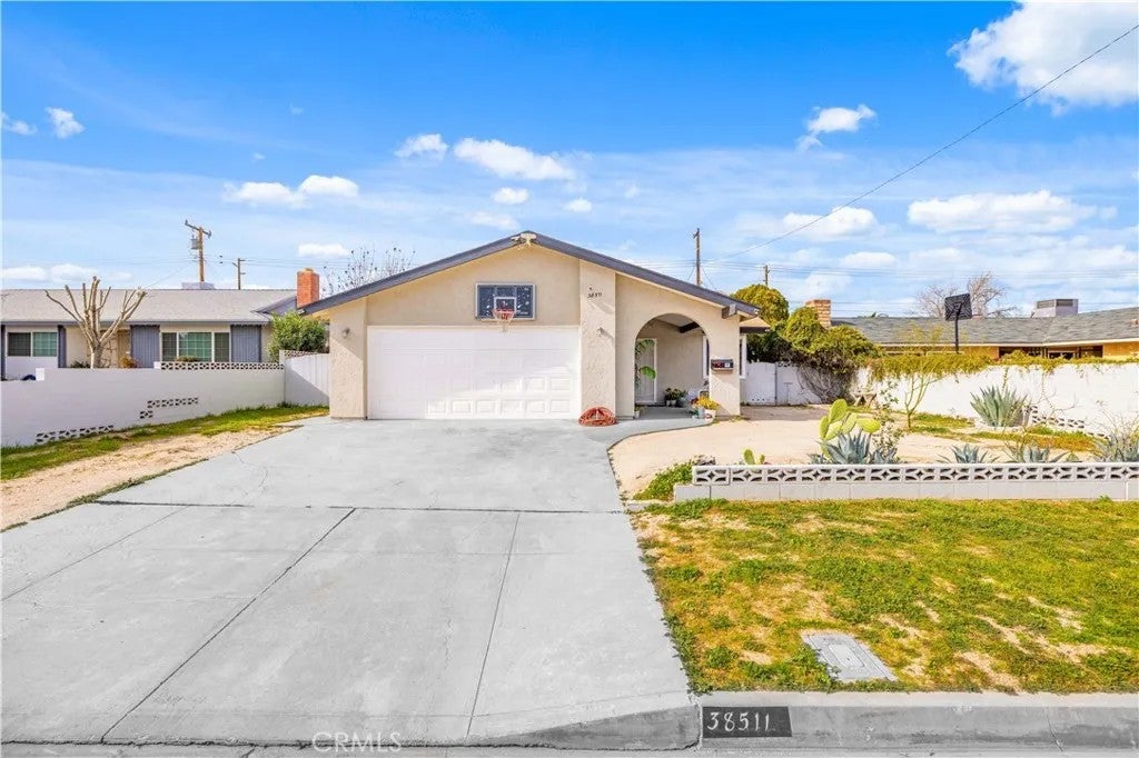 38511 Carolside — photo