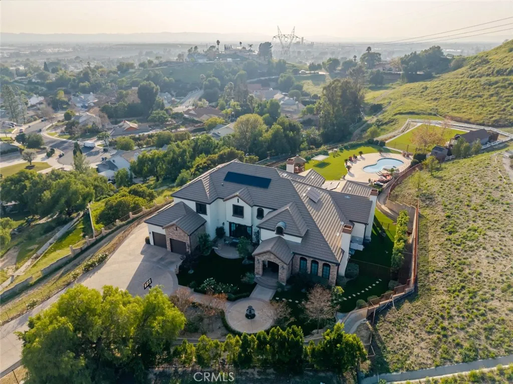 10817 W Stallion Ranch Road, Sunland, CA 91040 — photo 2