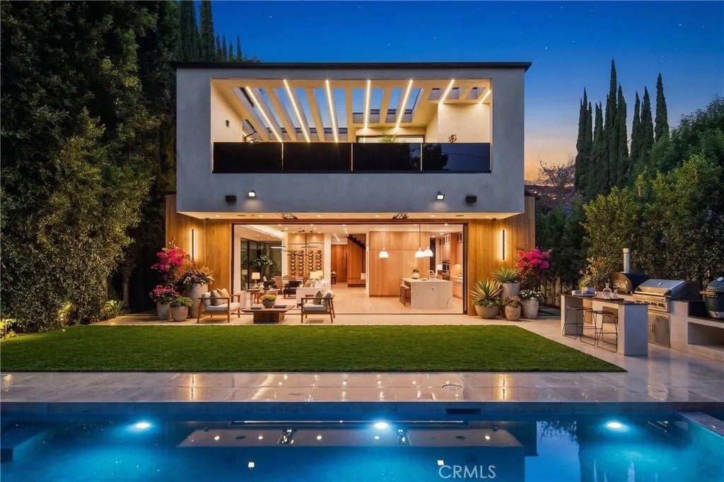 14812 Huston Street — photo