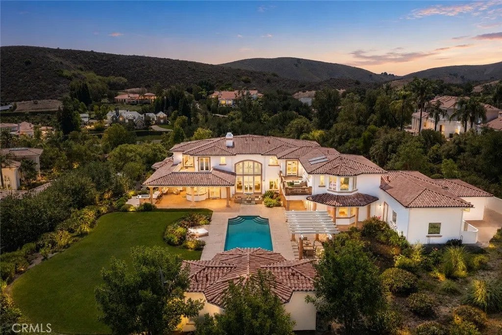 988 Candlecrest Drive — photo