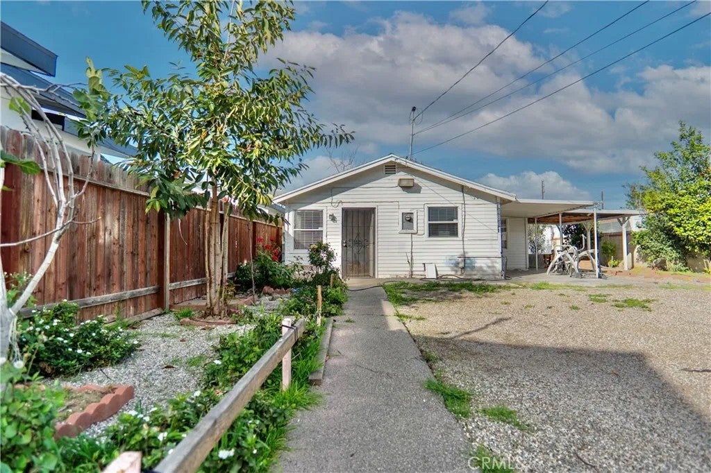 14841 Archwood — photo