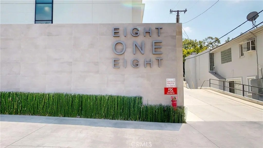 818 N Doheny Drive 908 — photo