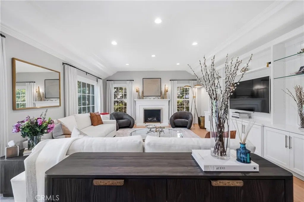 10455 Lindbrook Drive — photo