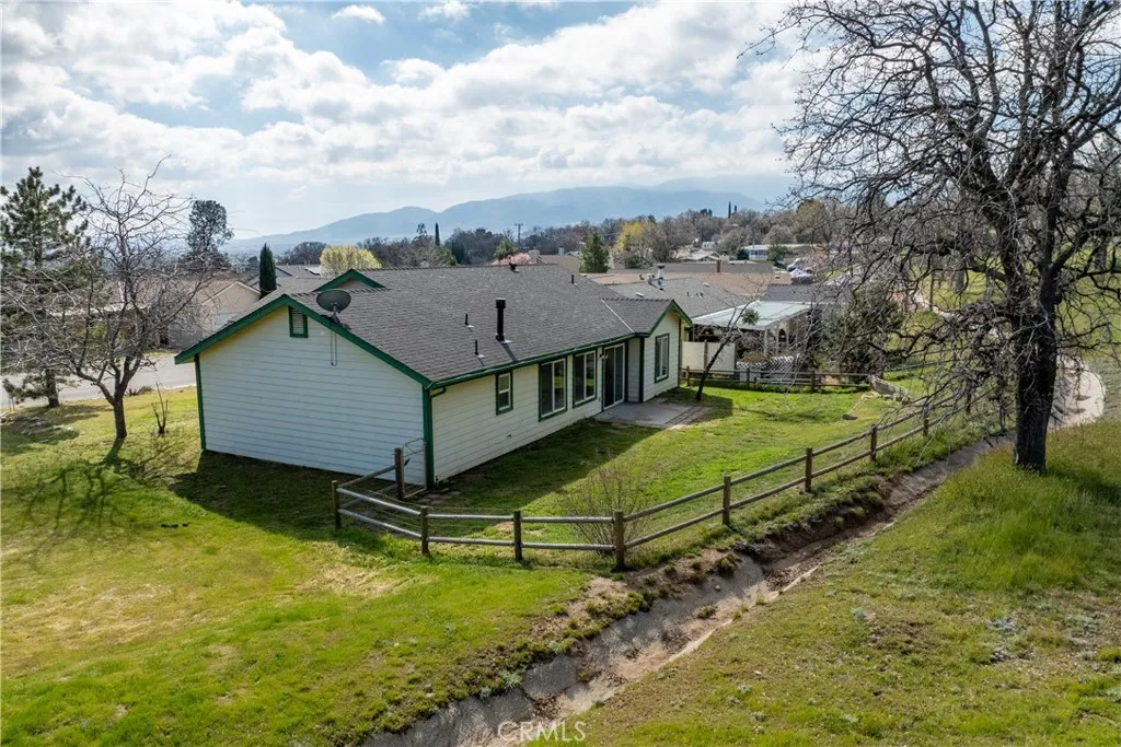21276 White Pine #39, Tehachapi, CA 93561 — photo 2