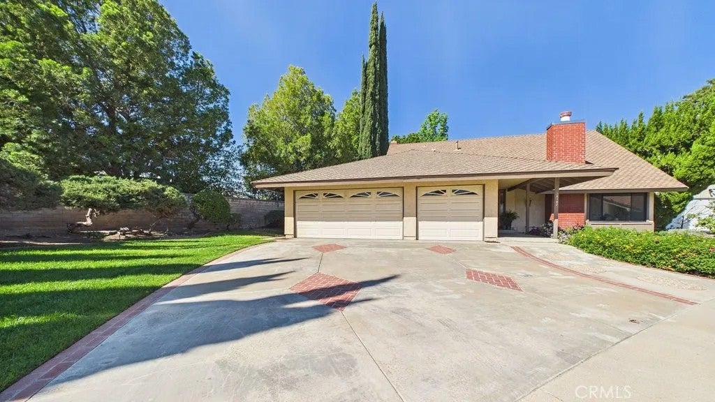 24187 Avenida Crescenta — photo